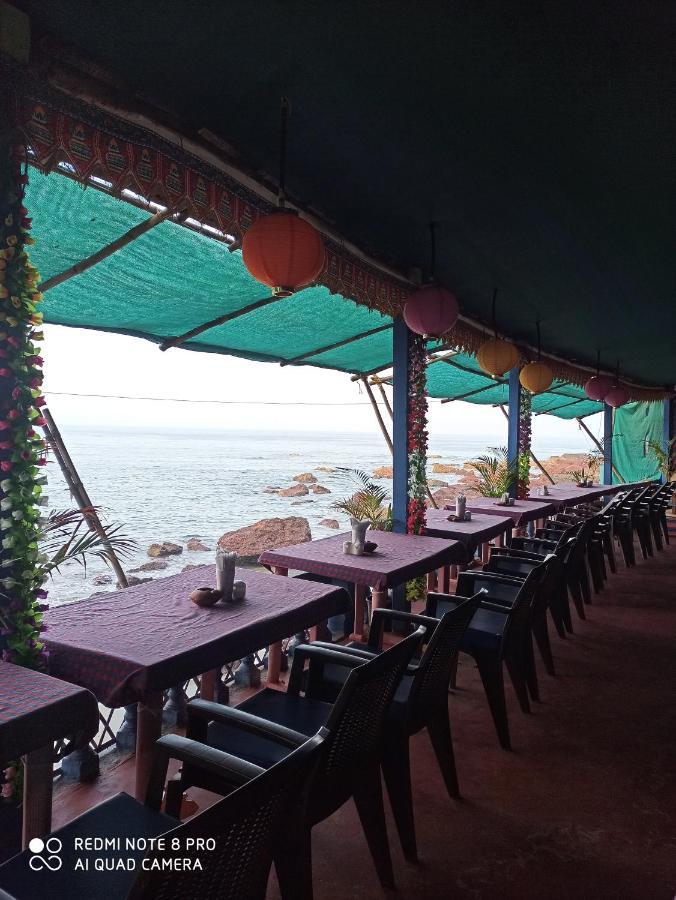 Om Ganesh Naik Guest House Арамболь Экстерьер фото